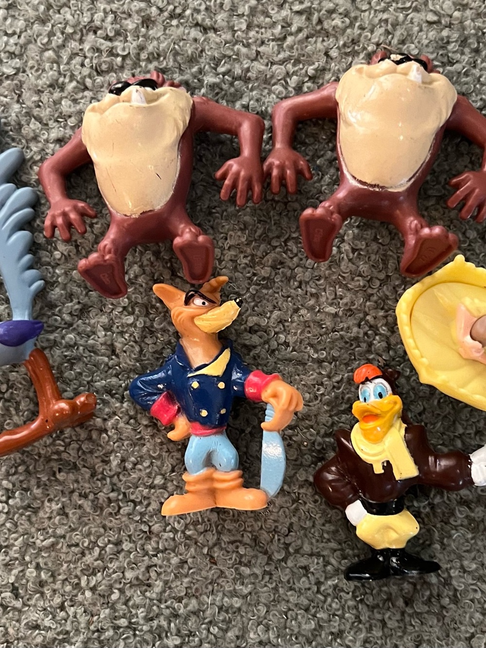Vintage Lot 6 Looney Tunes Figurine including Tasmanian devil and roadrunner